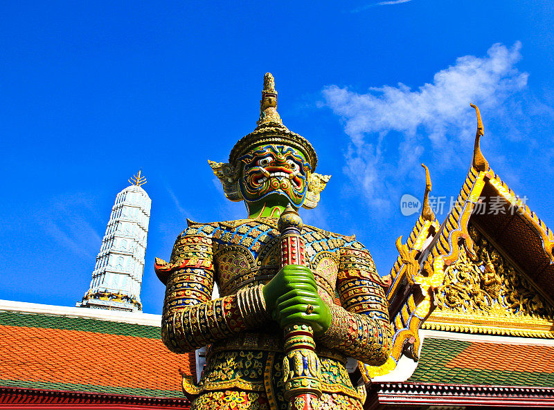 曼谷玉寺大皇宫的守护雕像