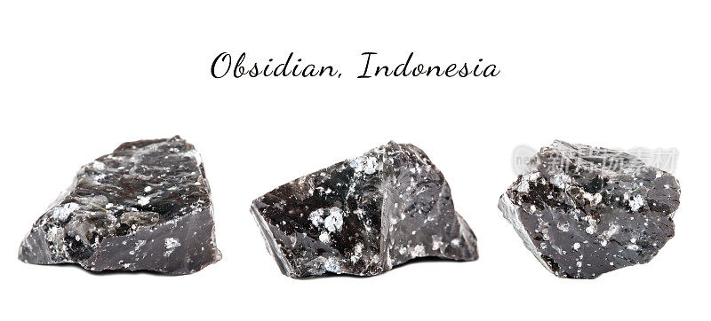 天然宝石的微距拍摄。原矿是印度尼西亚的黑曜石。在白色背景上孤立的物体