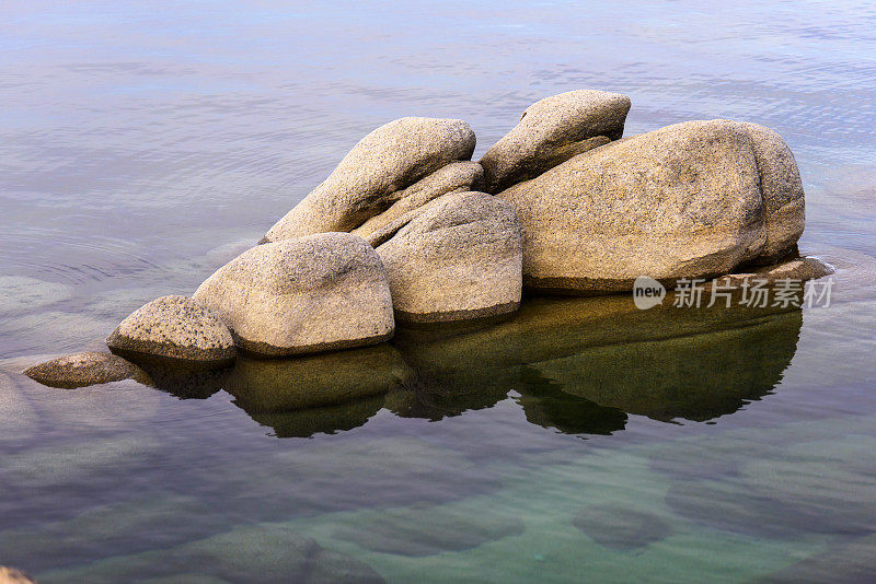 太浩湖的巨石