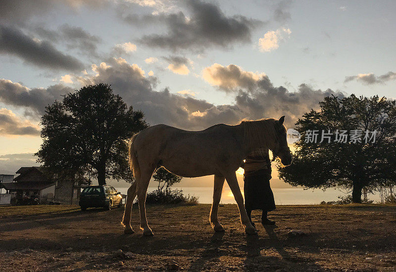 牧民与马