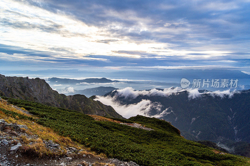 南阿尔卑斯山,日本山梨县县