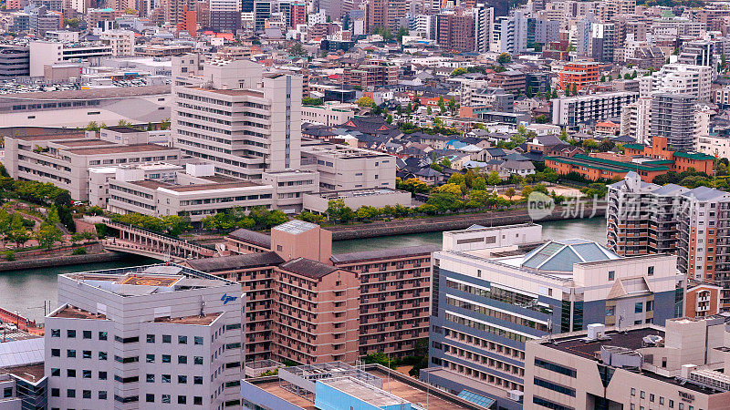 福冈大厦-希伊河和城市公寓的东南视图-房子