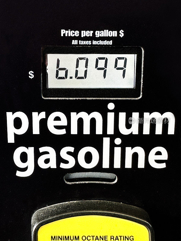 加油站的汽油价格。