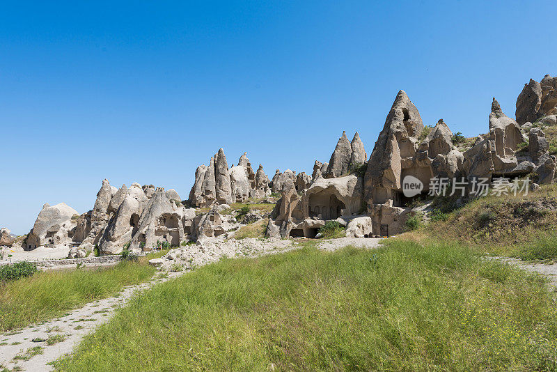 卡帕多西亚地下城里面有岩石、石柱古城。土耳其卡帕多西亚戈雷姆山脉的美景