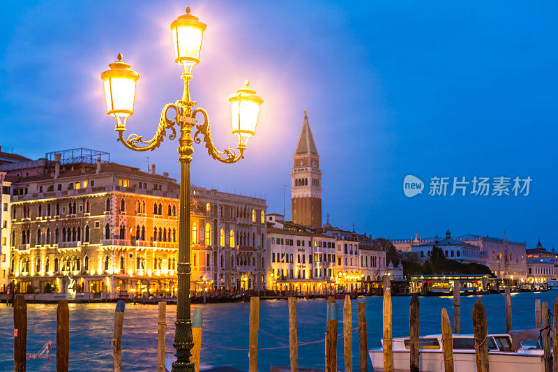 威尼斯圣马可广场的夜景