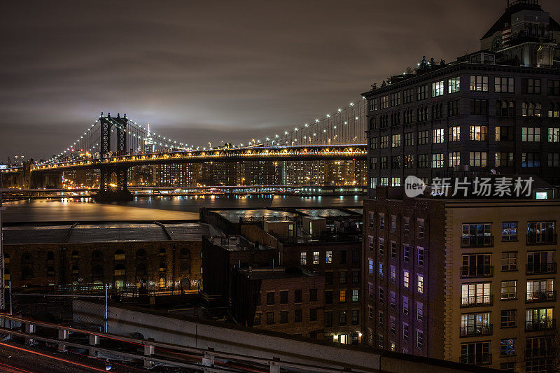 晚上的小飞象和曼哈顿大桥