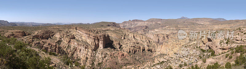 峡谷全景