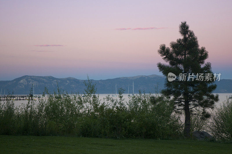 太浩湖上的日落