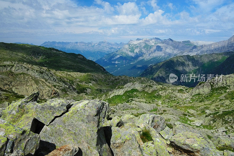 法国阿尔卑斯山的山脉景观