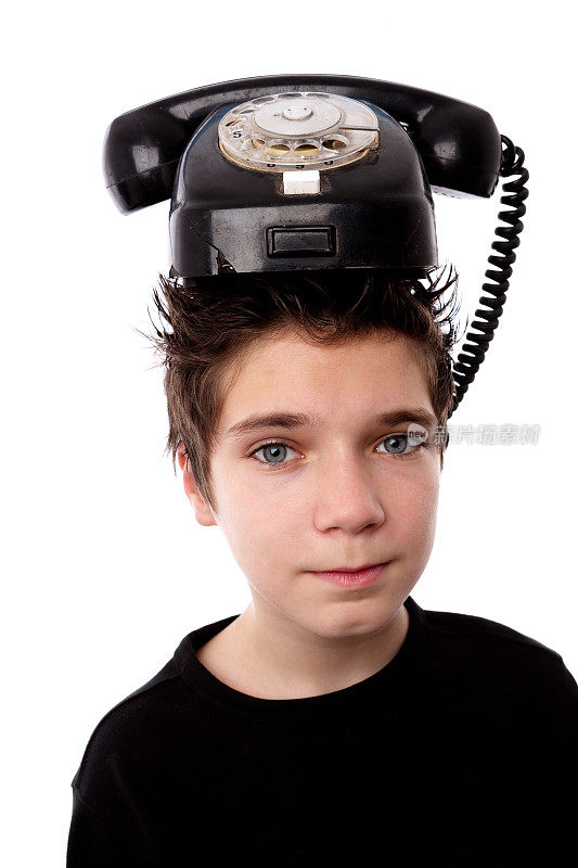 少年与电话