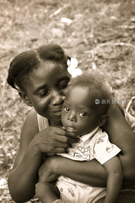 非洲母亲与婴儿