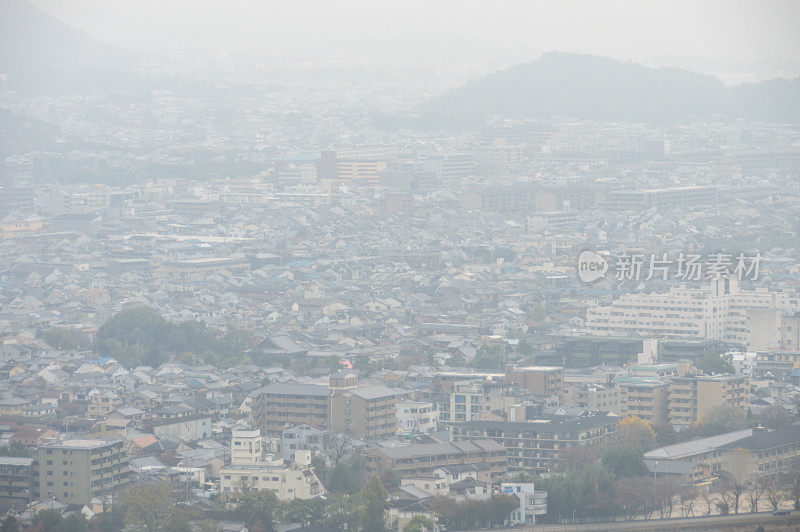 亚洲城市的烟雾