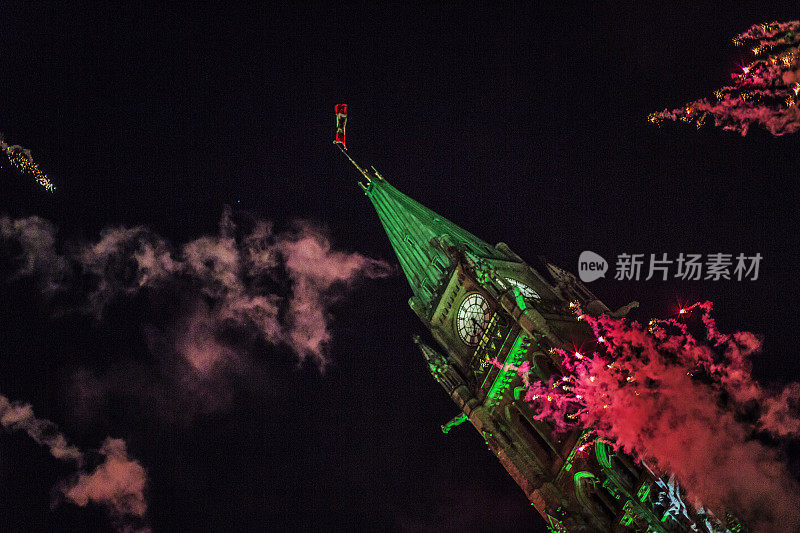 和平塔节日烟花-渥太华加拿大议会大厦