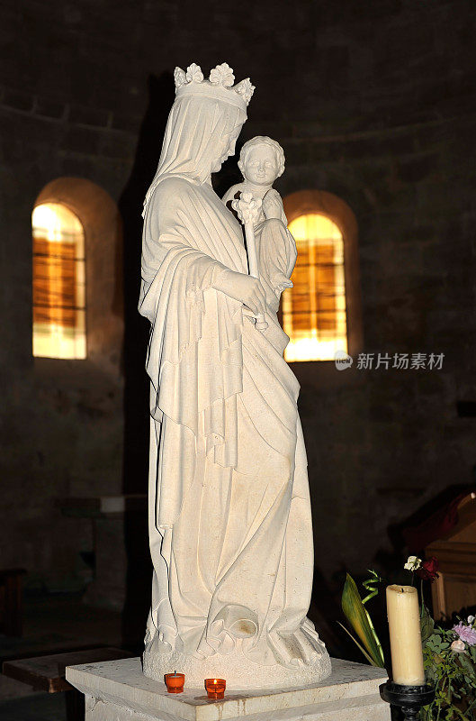 圣母院的圣母玛利亚雕像Sénanque