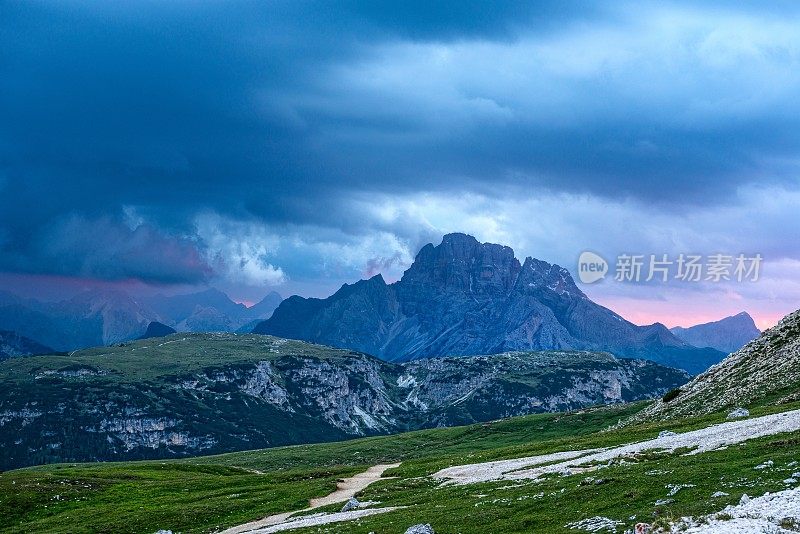 利瓦雷多城市国家公园。白云石山脉阿尔卑斯山脉。意大利