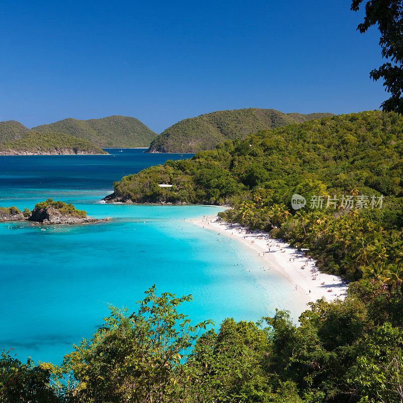 高角度的Trunk湾海滩，圣约翰，USVI