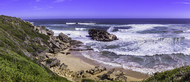 Brenton-on-Sea岩石海滩海岸海岸线