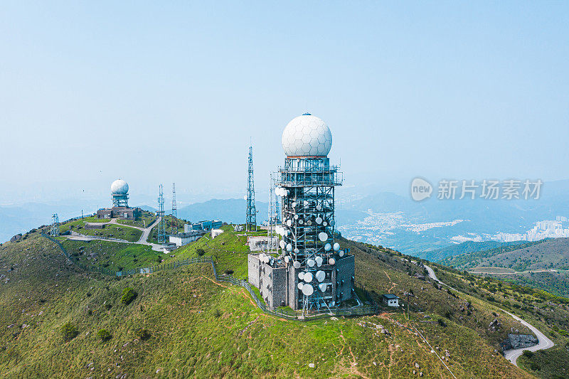 大帽山天文台的无人机照片，大帽山是香港的最高峰