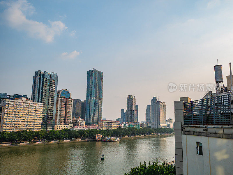 广州城市景观与珠江。广州也被称为广州是省会和广东省人口最多的城市