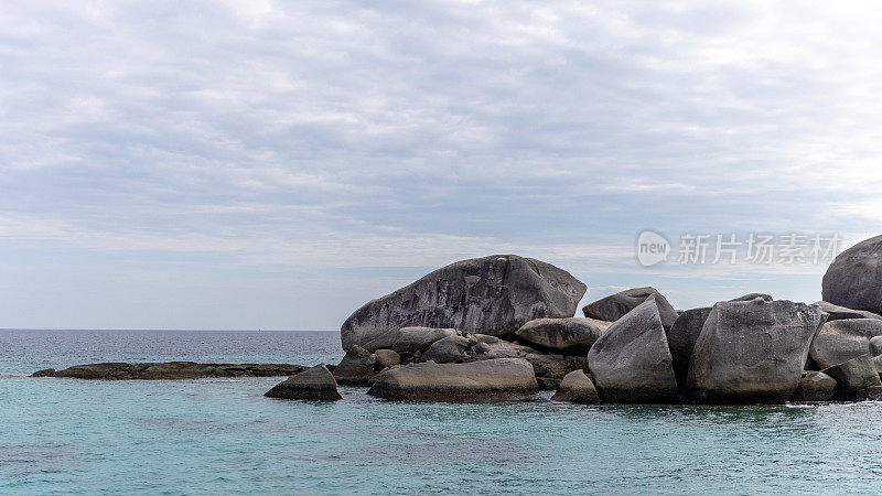 蓝天下的海景