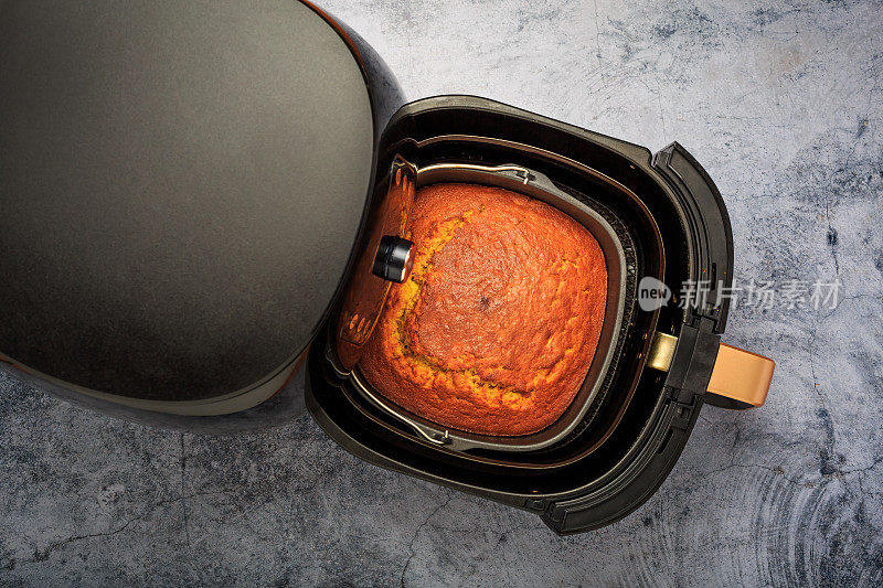 烹饪和烘焙在空气炸锅-自制南瓜苹果蛋糕