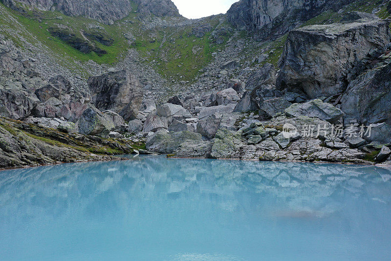 美丽的小山湖