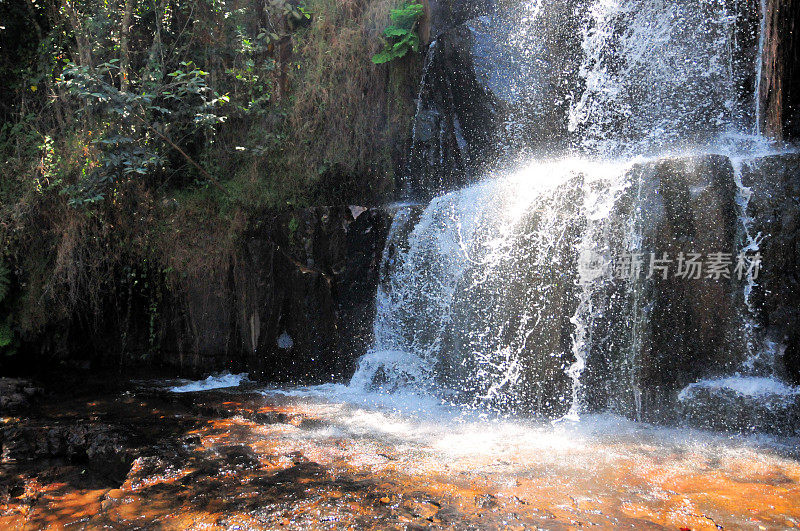 布隆迪卢塔纳省的卡格拉瀑布