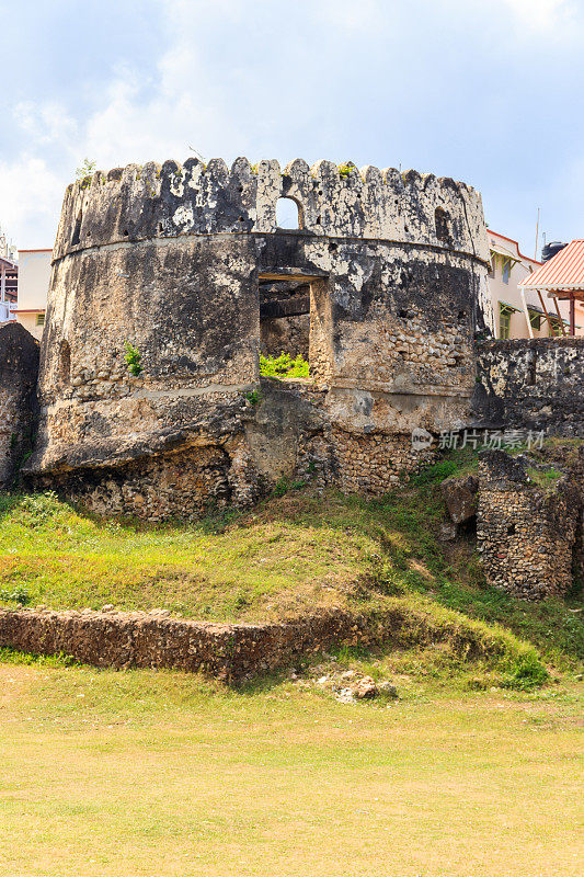 古堡，也被称为阿拉伯堡，是位于坦桑尼亚桑给巴尔石头城的一个防御工事