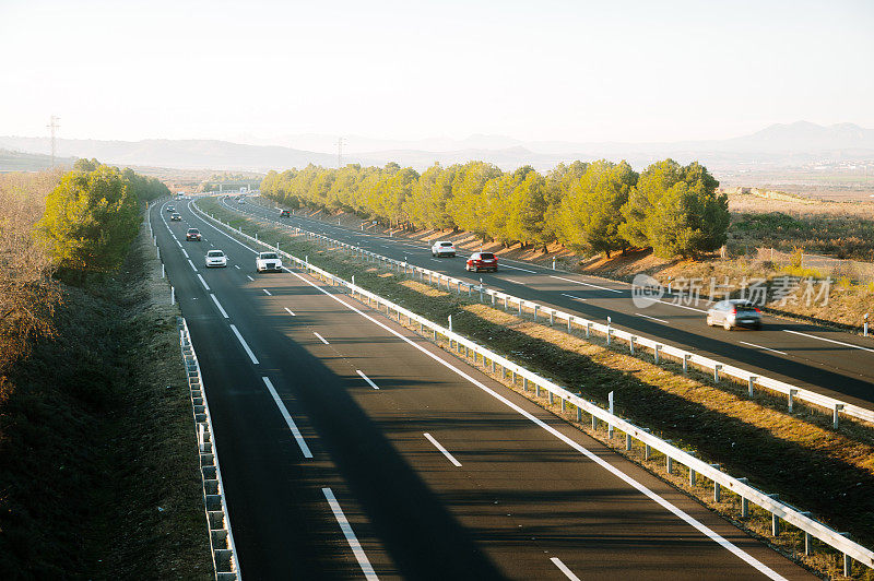 双车道公路