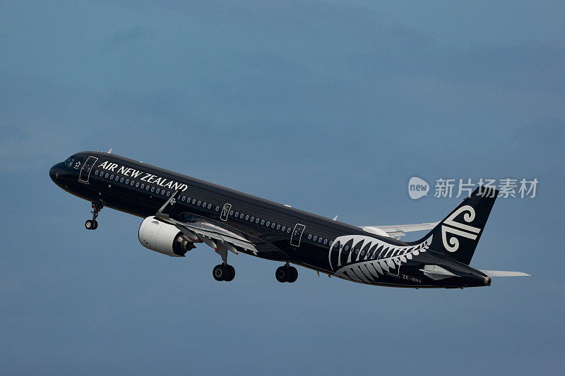 新西兰航空公司空客A321-271NX从澳大利亚悉尼金斯福德史密斯机场起飞