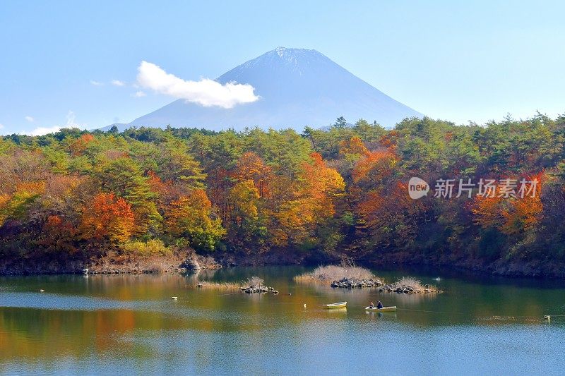 富士五湖秋叶色:正二湖