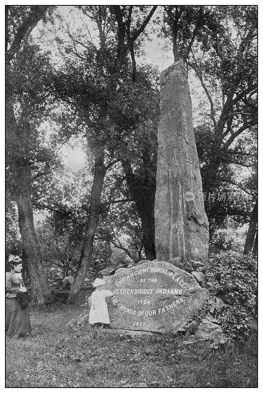 美国的古董黑白照片:斯托克桥印第安人的墓地，斯托克桥，马萨诸塞州