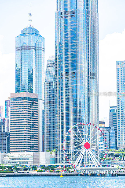 维多利亚港的香港天际线