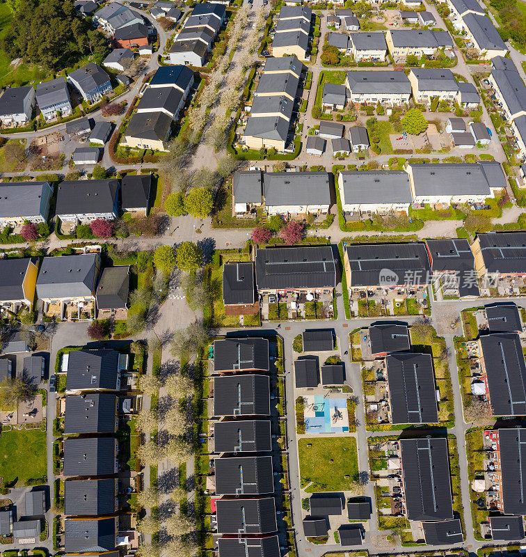 从空中看到的Kista公寓大楼的广角图片，斯德哥尔摩。