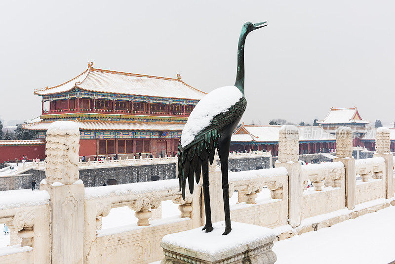 北京紫禁城雪景鹤雕塑