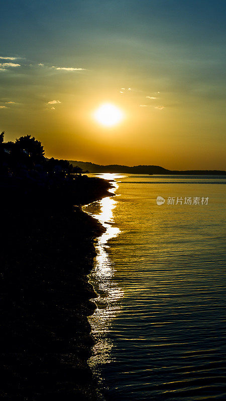 日落海水