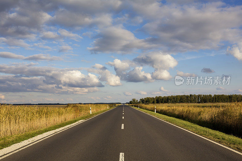 匈牙利Hortobagy田园诗般的道路