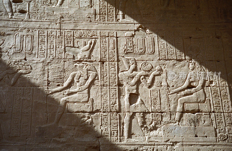 埃及荷鲁斯神庙的象形文字