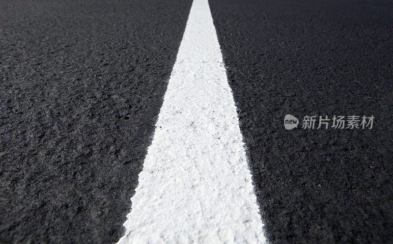 新停车场或道路条纹