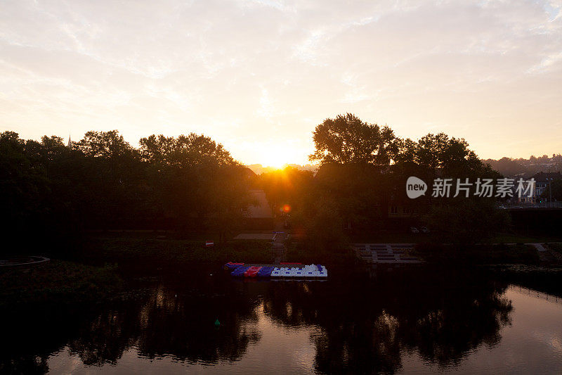 鲁尔的埃森维尔登的仲夏日出