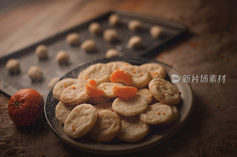 小柑橘饼干撒糖