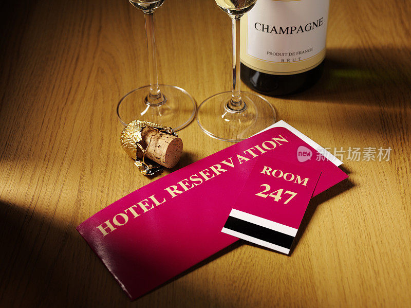香槟和酒店预订票