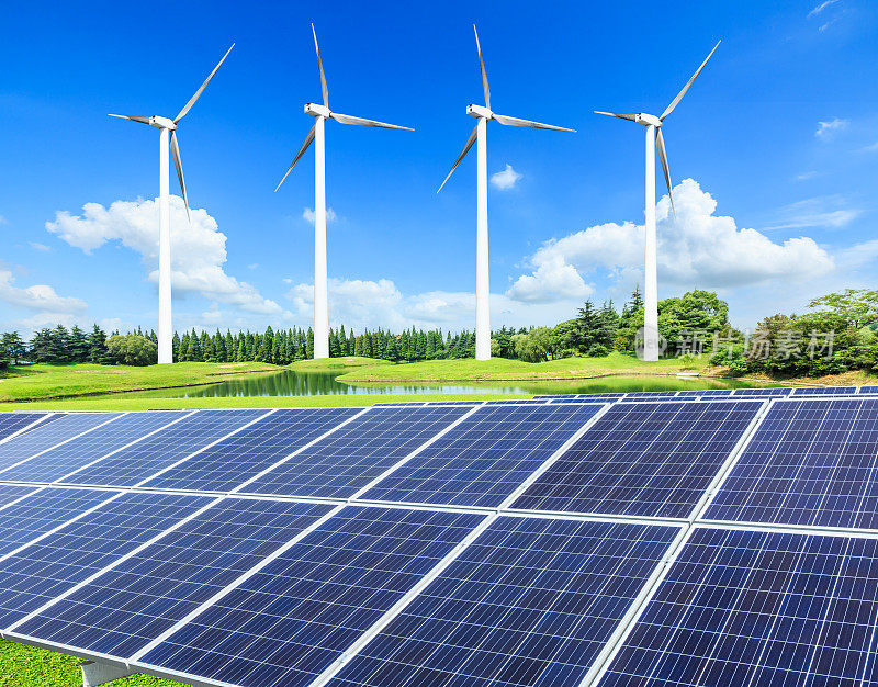 在绿地上安装风力涡轮机和太阳能电池板