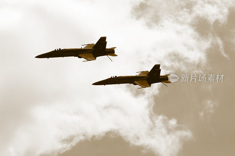 两架战斗机F-18