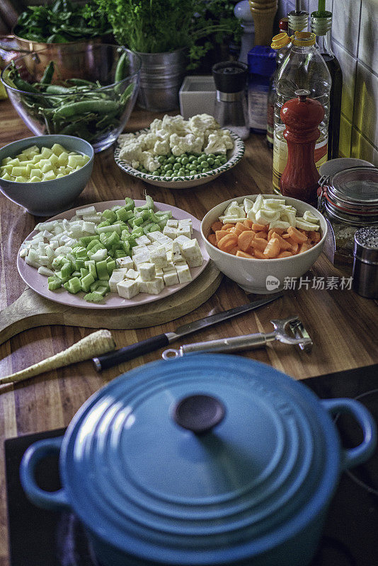 准备蔬菜蔬菜汤