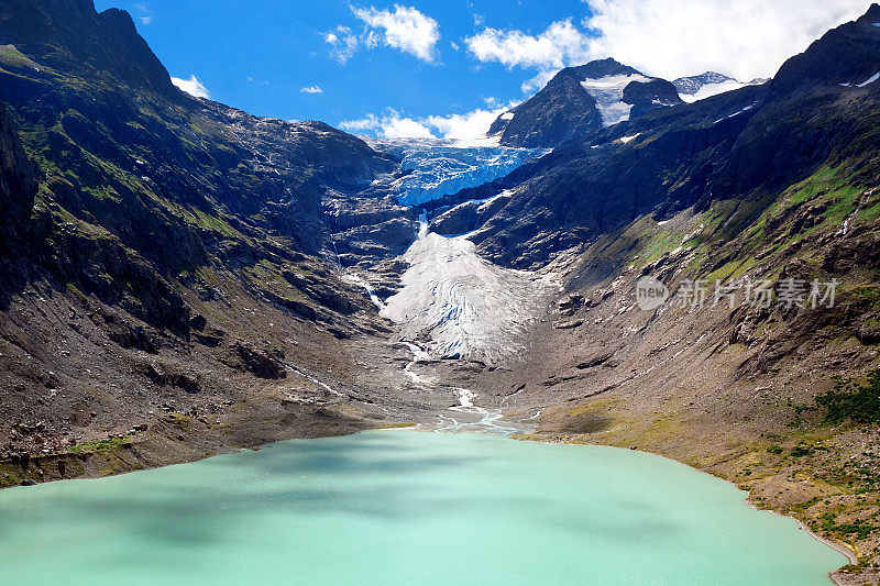 阿尔卑斯山的湖泊和冰川