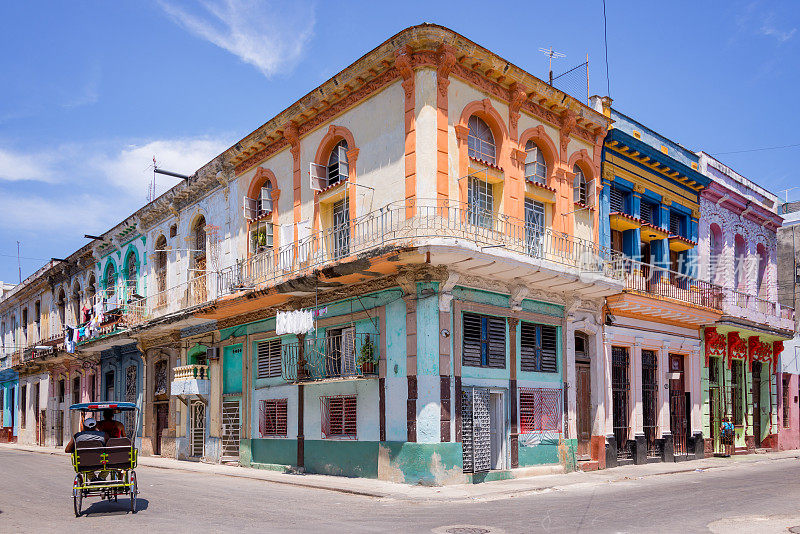 古巴哈瓦那五颜六色的建筑