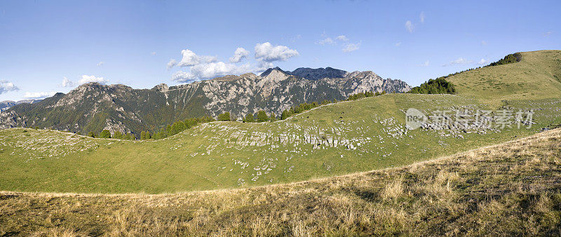 山的风景。莱西尼和卡雷加山，维罗纳，意大利。