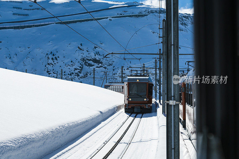 瑞士Gornergrat齿轮铁路的火车