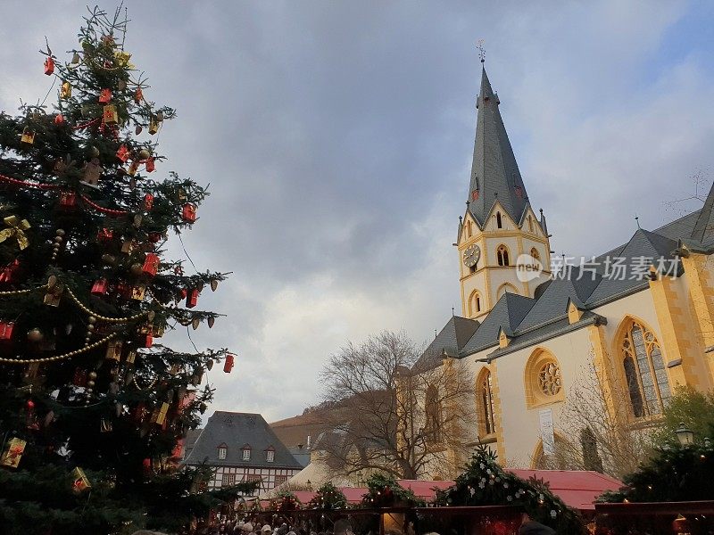 阿勒维勒教堂和圣诞市场